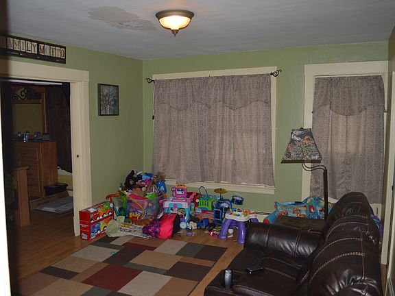 Living room/dining room
