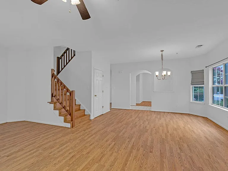 417 Belmont Cir — Photo 22