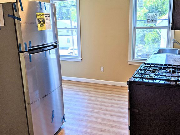 2nd image of 25 Saint Paul St Unit 3