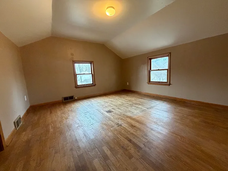 909 Mackinaw St #2 — Photo 10