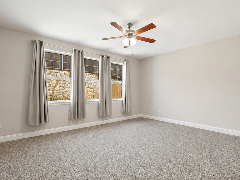 4132 Kyles Landing Dr — Photo 8