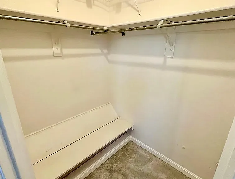 20200 Brookview Sq — Photo 9