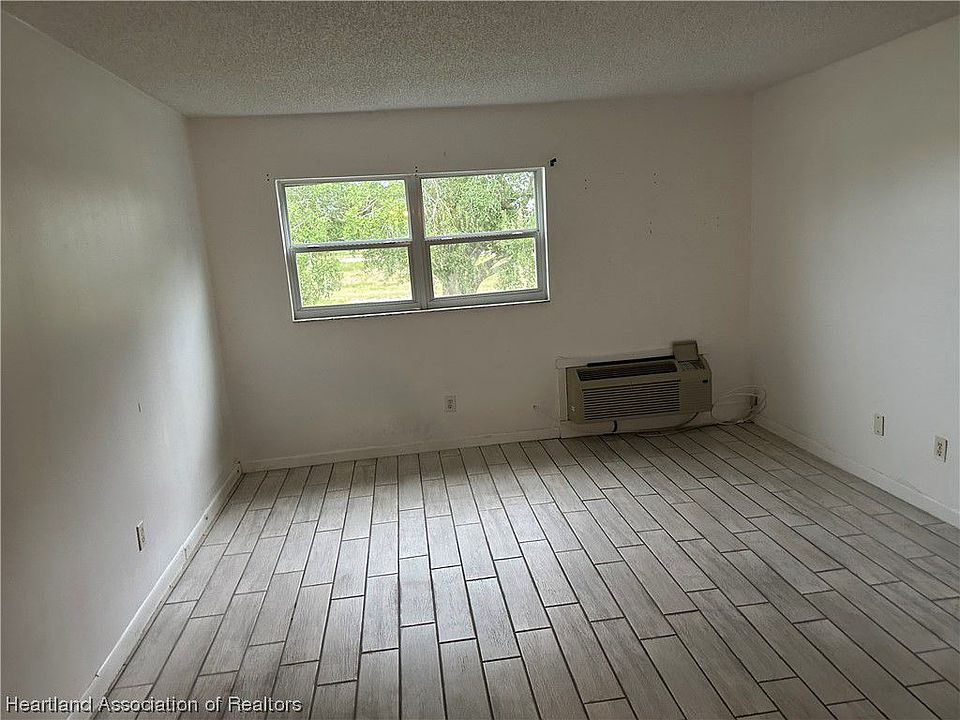1st image of 215 Golf Villas Ct NW