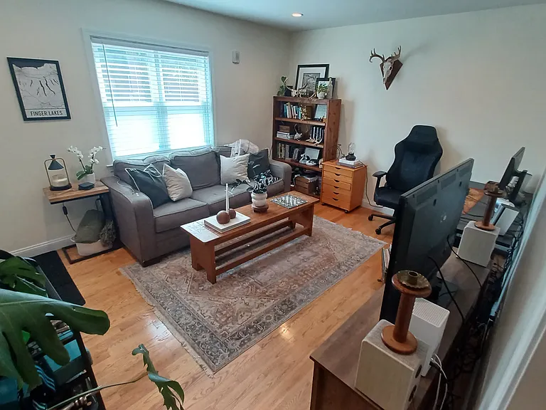 14 Beechcroft St #1 — Photo 4