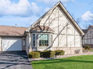 1860 Willow Circle Dr, Crest Hill, IL 60403