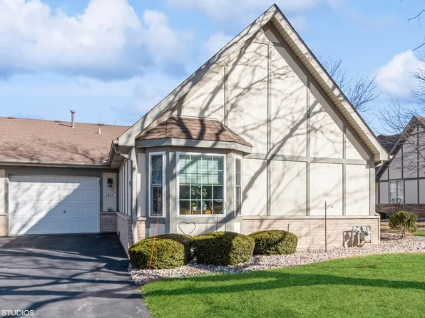 1860 Willow Circle Dr, Crest Hill, IL 60403
