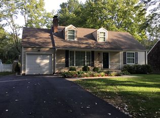 5104 Tomahawk Rd, Prairie Village, KS 66208