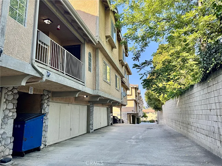 100 S Chapel Ave #D — Photo 2
