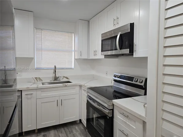 11477 NW 39th Ct APT 205-1, Coral Springs, FL 33065