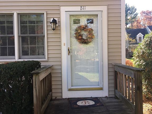 2nd image of 547 Washington St APT B11
