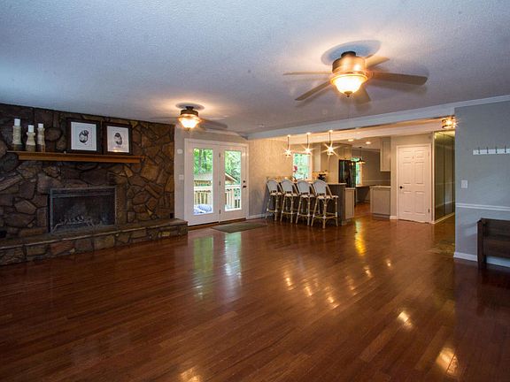 5th image of 1503 Lakeshire Dr