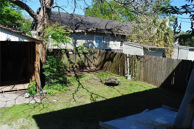 2328 Nashville Ave — Photo 10
