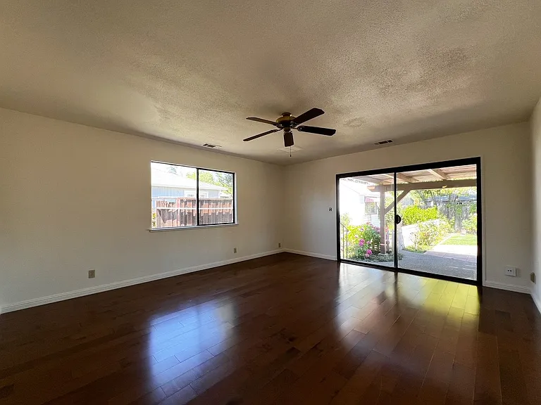 10 Linnell Ave — Photo 25