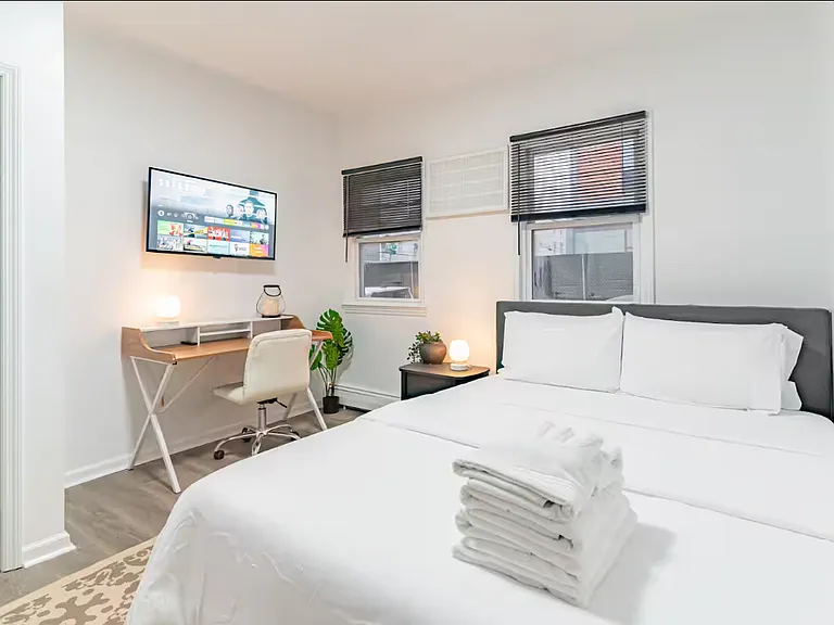 166 Elm St #1L — Photo 10