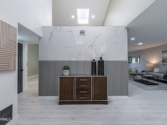 3rd image of 10424 E CINNABAR Avenue