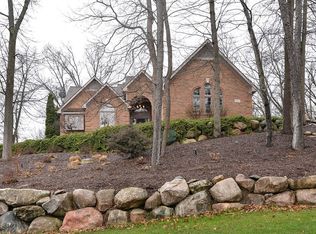 8478 Climbing Way, Pinckney, MI 48169