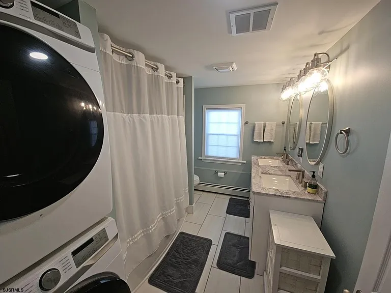 111 N Sacramento Ave — Photo 27