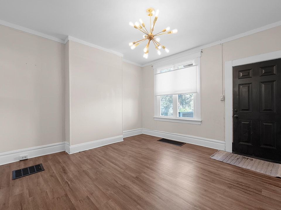 1st image of 1287 E Mound St #1287