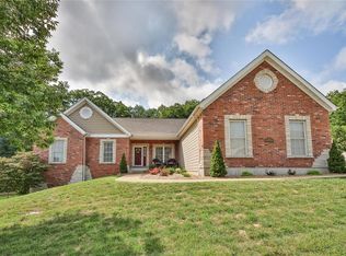 806 Arbor Chase Dr, Ballwin, MO 63021