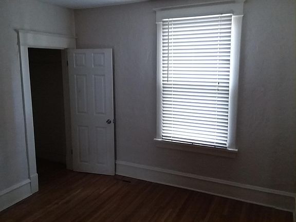 4th image of 324 W Montgomery Ave