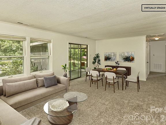 4th image of 7 Teaneck Cir