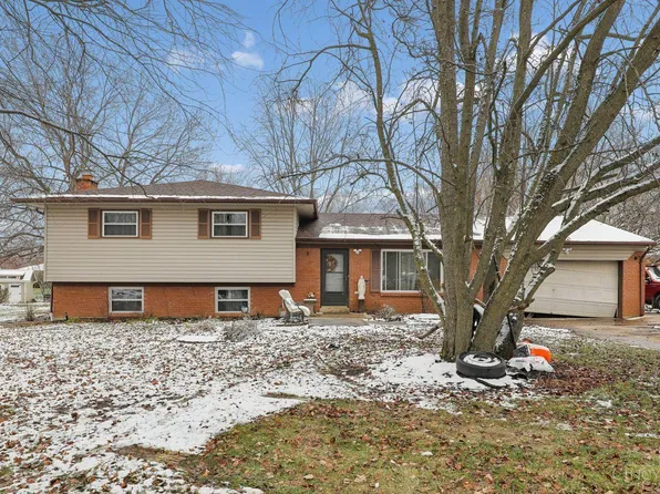 7664 Foxboro Dr, West Chester, OH 45069