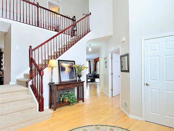 4th image of 1 E Ellington Ct