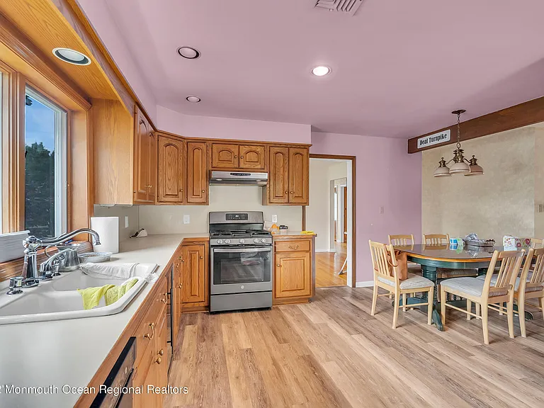 11 Elm Ave — Photo 5