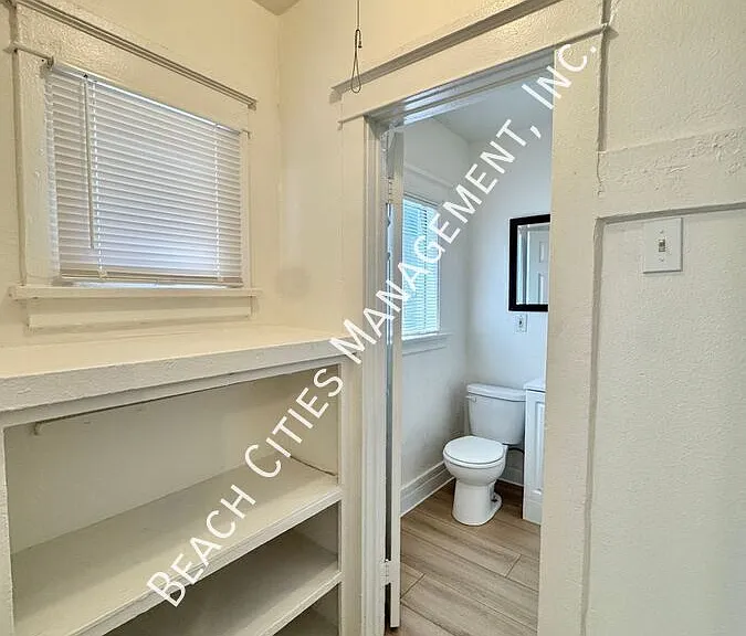 1066 E 7th St #10 — Photo 7
