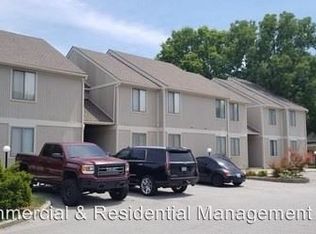 215 W Main St APT D, Smithville, MO 64089