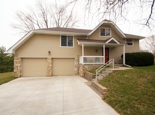 12060 Seward Cir, Omaha, NE 68154