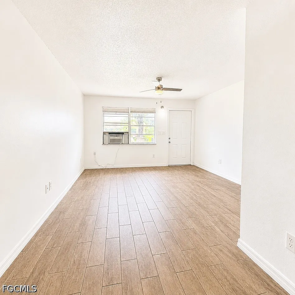2 bed, 1.0 bath, 700 sqft, $1,095 — Photo 3