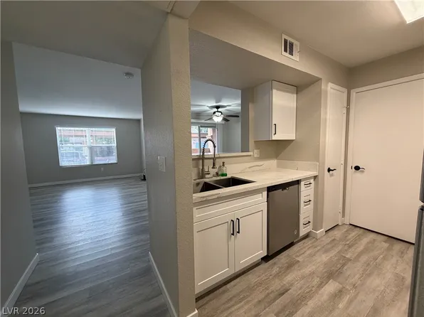 1150 N Buffalo Dr APT 1055, Las Vegas, NV 89128