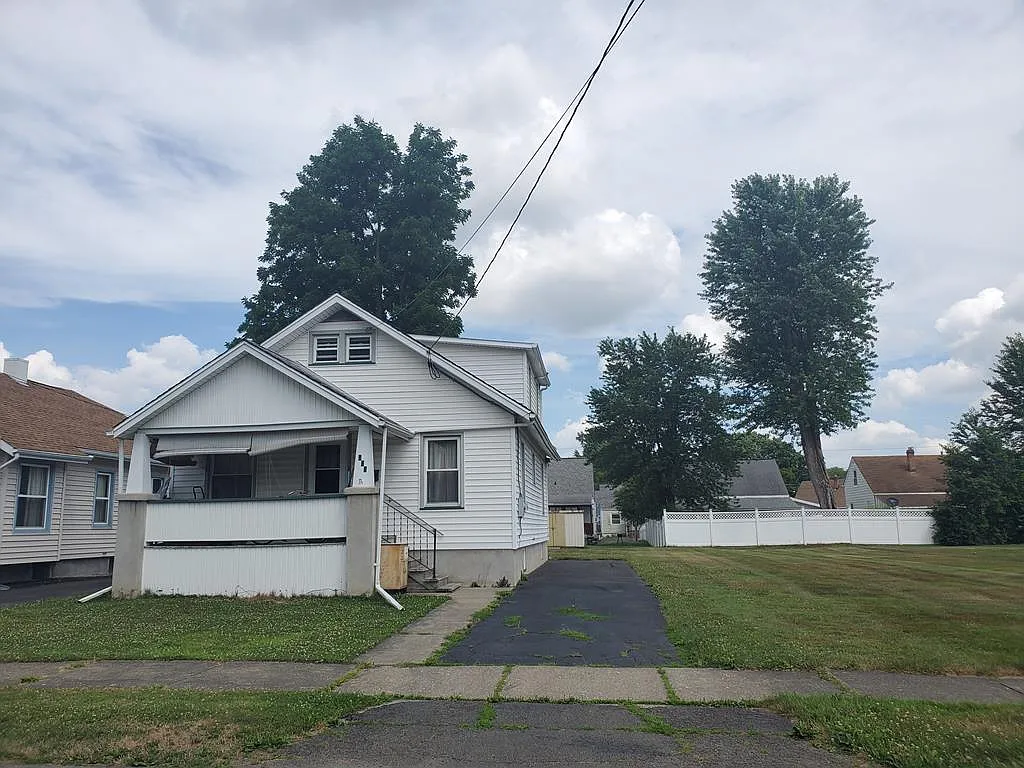 505 Phoenix Ave photo 1