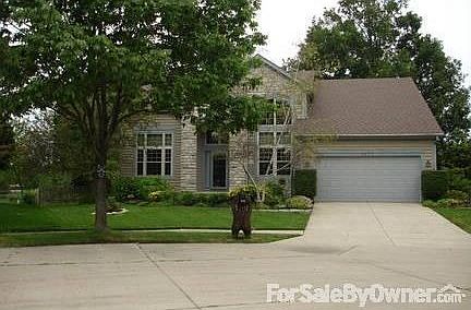 Large Triangular Private Lot
						:
						Quiet Cul-de-sac