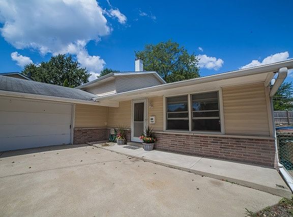 2nd image of 706 Cynthia Ln