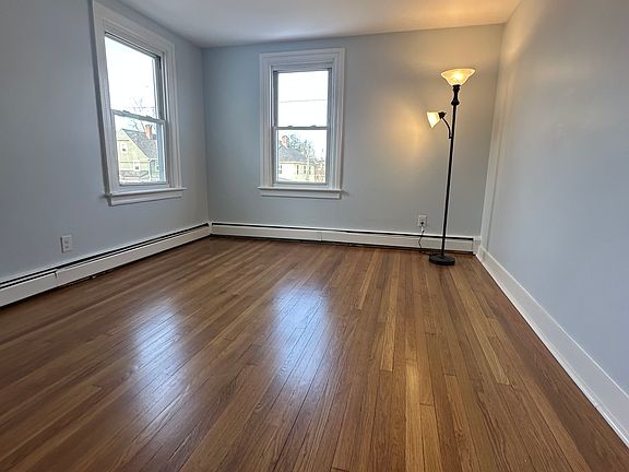 4th image of 114 Norwood Ave Floor 1