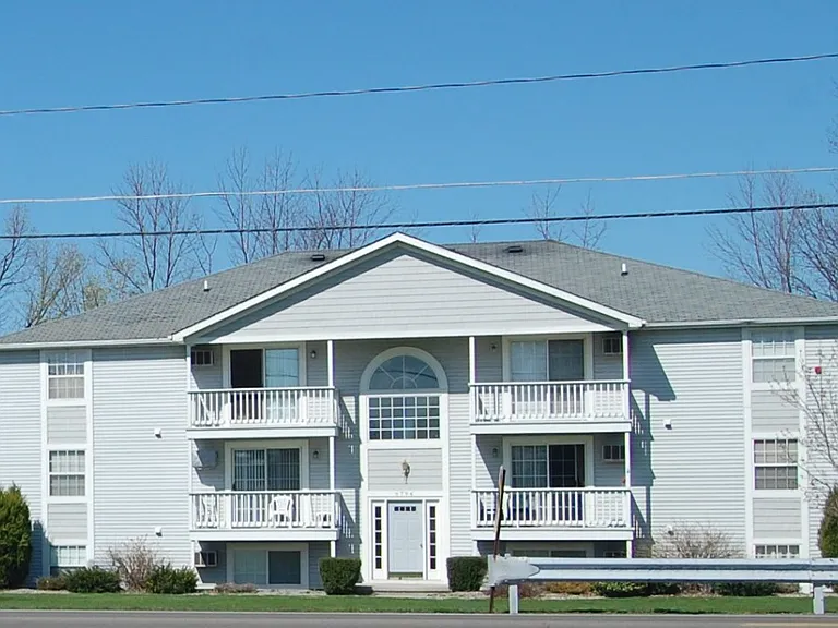 6820 Plaza Dr #12 — Photo 1
