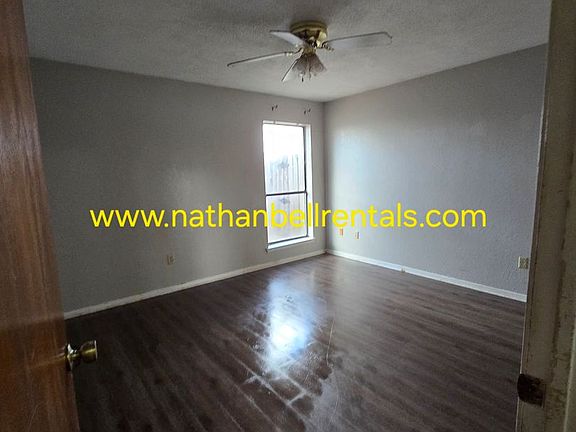 2nd image of 1452 26th St NE