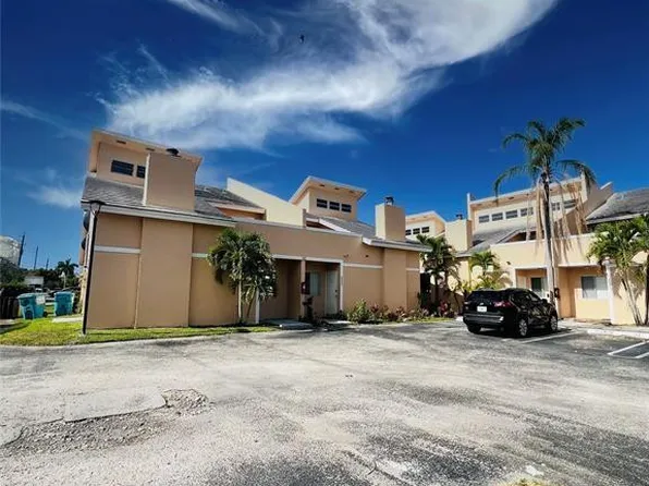 3947 Coral Springs Dr, Pompano Beach, FL 33065