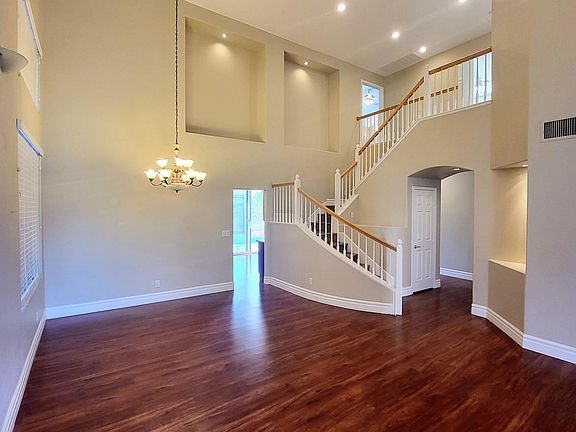4th image of 800 Canterbury Cross Pl