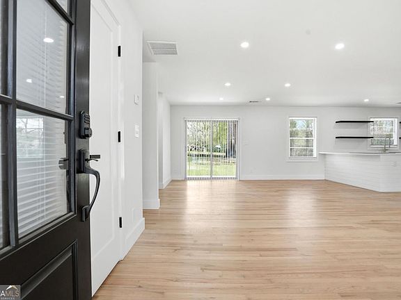 2nd image of 5542 Joeclay Dr