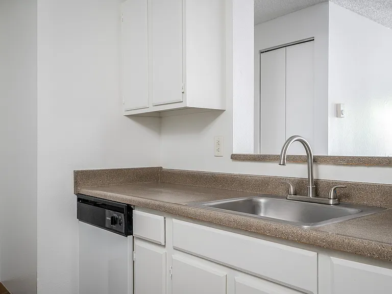 Riverwood Heights | Kitchen