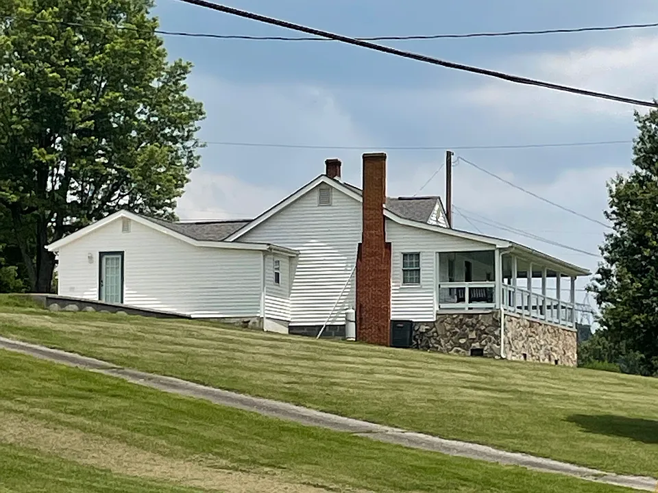 465 W Valley Dr
