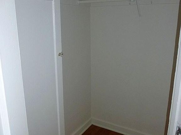 5th image of 330 S Cochran Ave APT 4