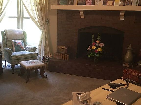 Living room Fireplace