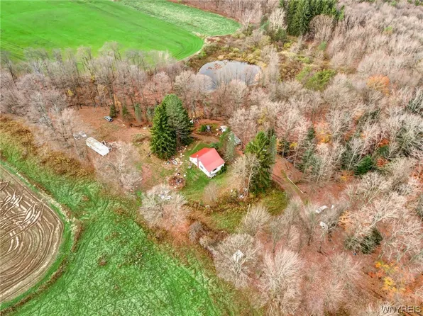 9790 Sisson Hwy, Eden, NY 14057