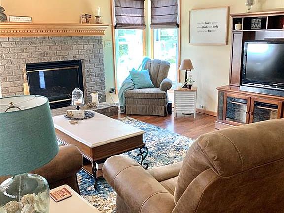 5th image of 336 Pemberton Dr