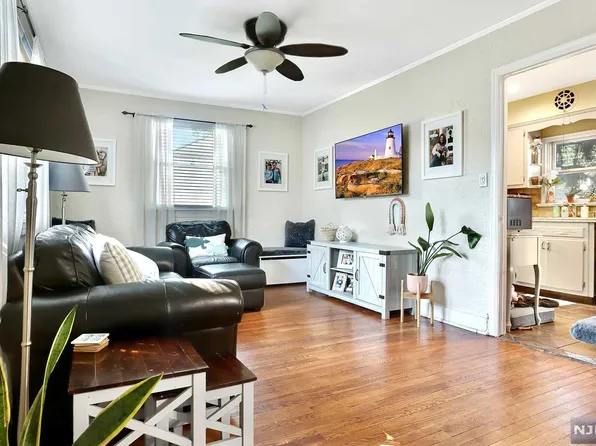 275 Sussex Rd, Wood Ridge, NJ 07075