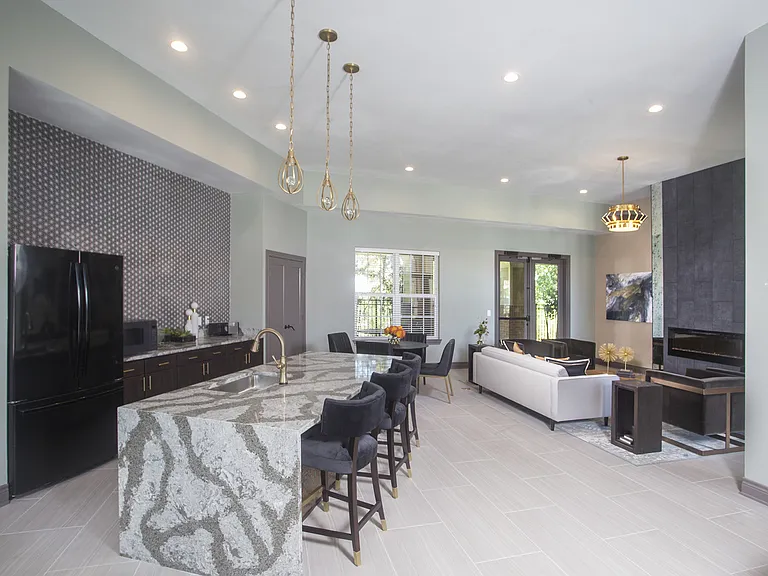 Lakeside Villas — Photo 7